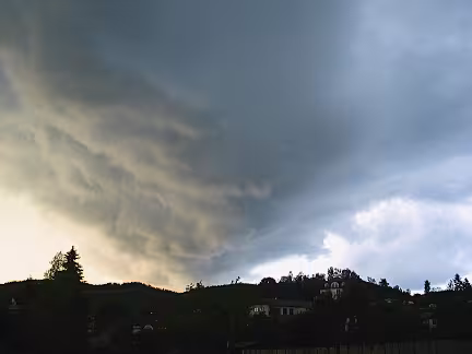 foťák pod bundu,nohy na ramena..